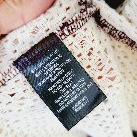 Anthro Sanctuary contrast panel sweater size mediu - Picture 9 of 9